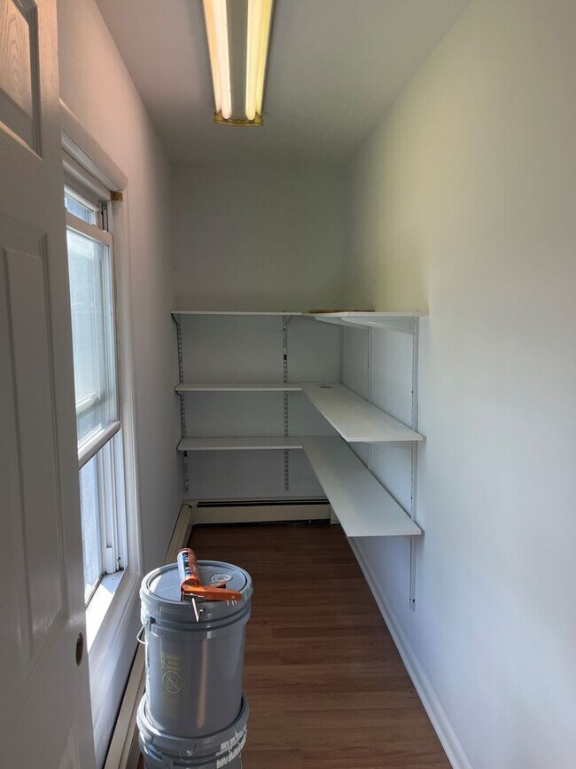 Photo - 7-MXW Holding Corp Unidad Floor 2