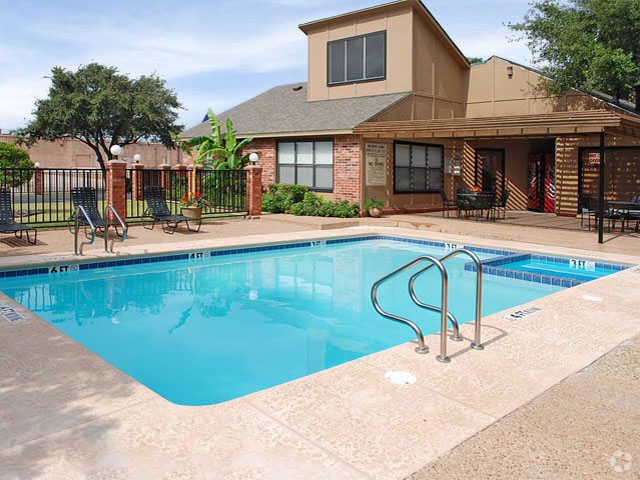 Piscina - Wellington Place Apartments