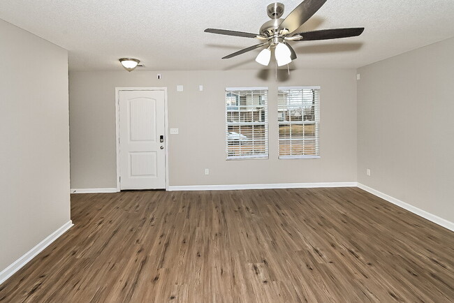 Photo - 4422 Oakden Ln.