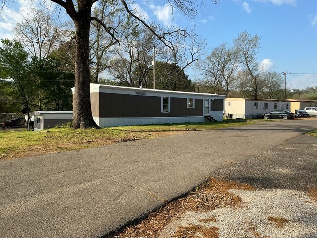 Photo - 215 Hwy 290