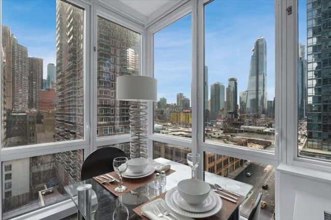 Photo - 605 W 42nd St Unidad SI ID1228285P