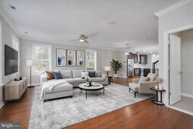 Photo - 412 Woodcrest Dr SE