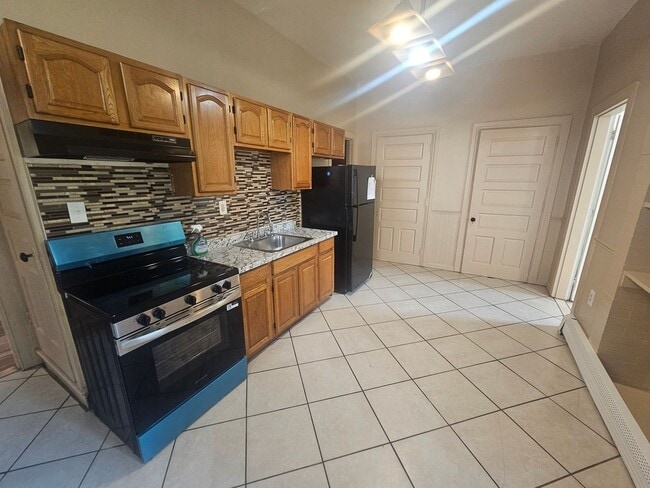 Photo - 574 W Market St Unit 1