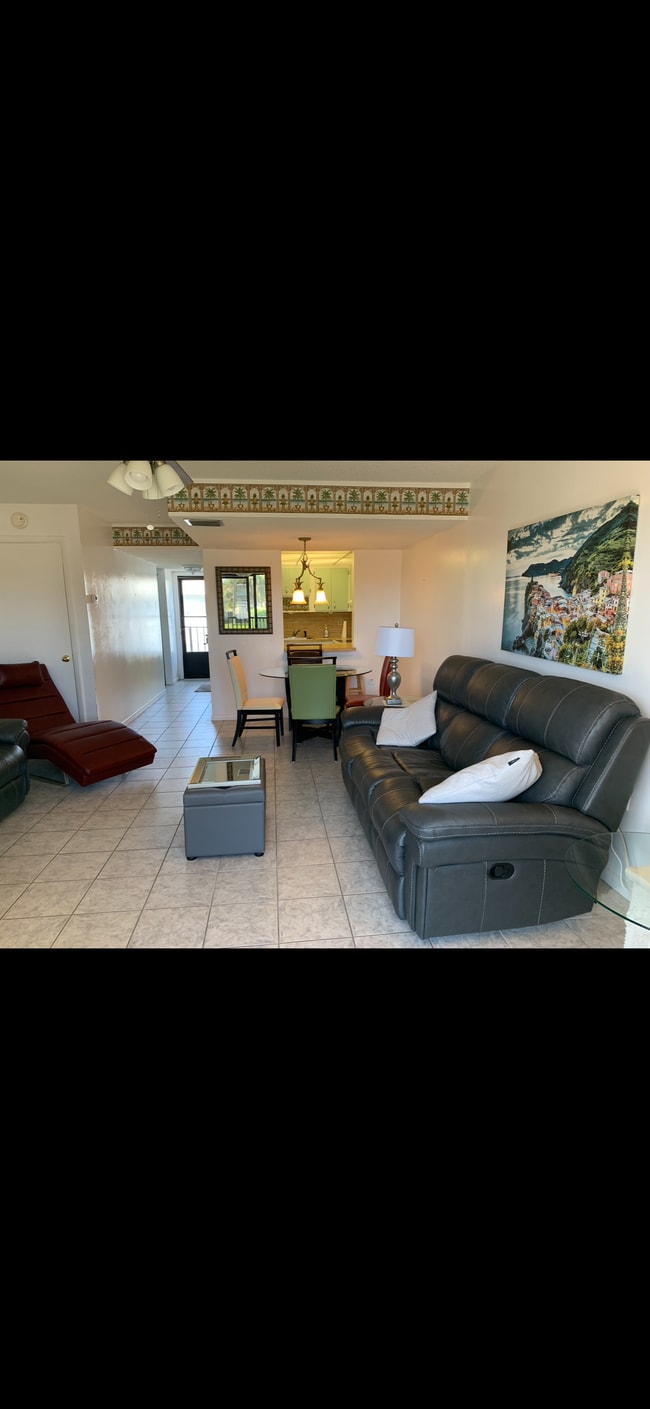 Photo - 7101 Ridgewood Ave Unit 203