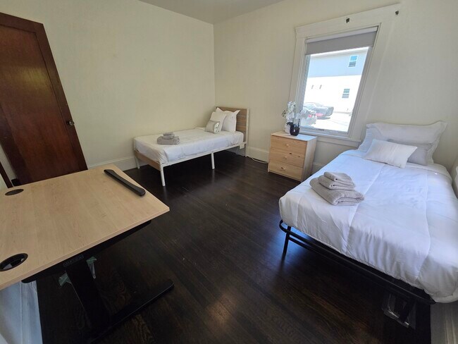 Photo - 2631 Regent St Unidad 2631 A