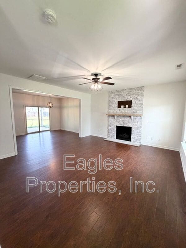 Photo - 215 Ingram Fields Dr