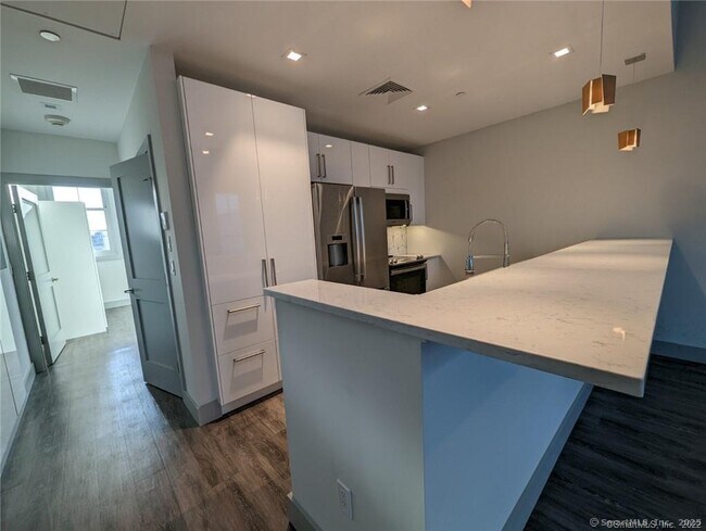 Photo - 33 Elm St Unit 3