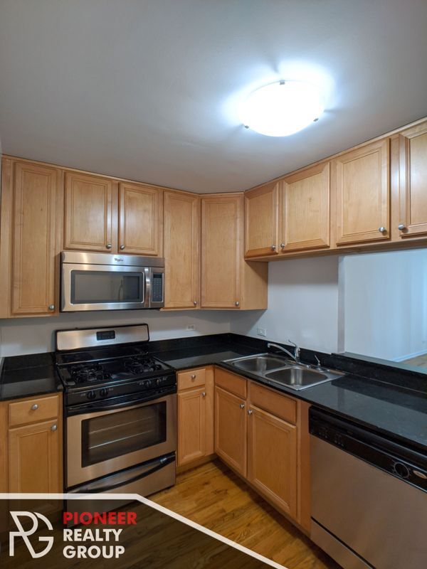 Photo - 4600 N Clarendon Ave Unidad 1104