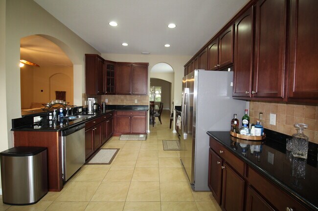 Photo - 5823 Butterfield St