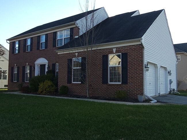 Photo - Beautiful 4-Bedroom Single Family Home on Corner Lot in the Peaceful Meritage Community