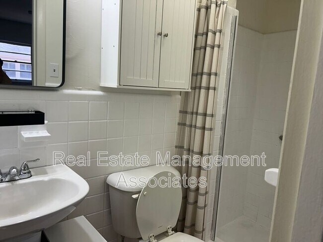 Photo - 901 Mockingbird Ln