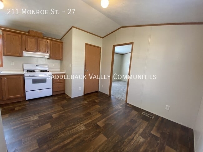 Photo - 211 Monroe St