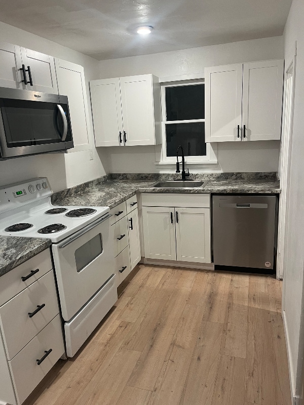 Photo - 369 S Eastern Ave Unit B