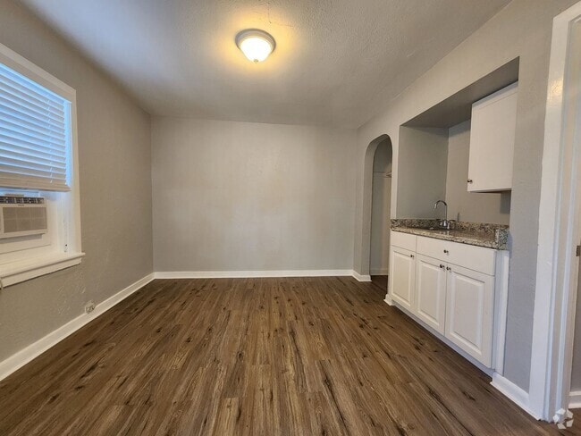 Building Photo - ** UNDER NEW MANAGEMENT **  Studio Apartment Unit 1214-9