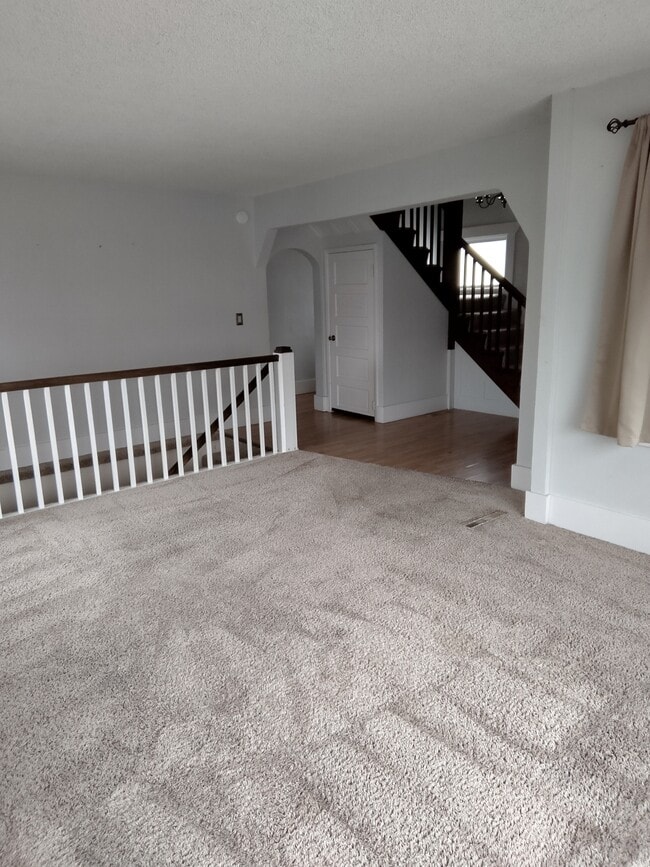 Photo - 1308 E Queen Ave