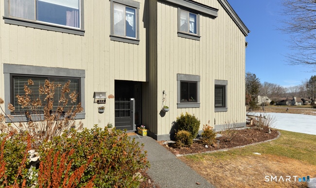 Building Photo - 44 Heritage Vlg Unit 44A