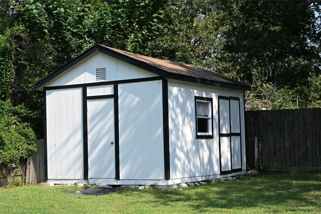Photo - 212 Summit Dr