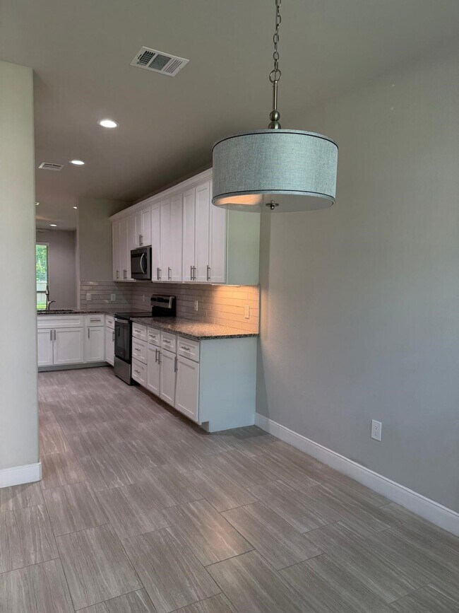 Photo - 11158 Lake Dr W