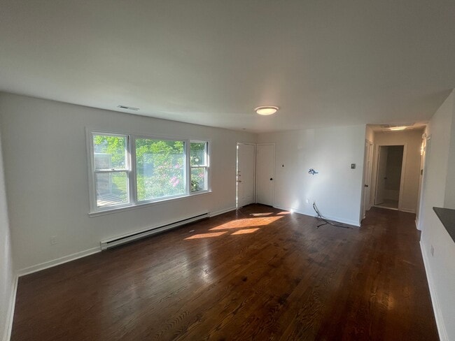Photo - 239 N Mapleleaf Ave