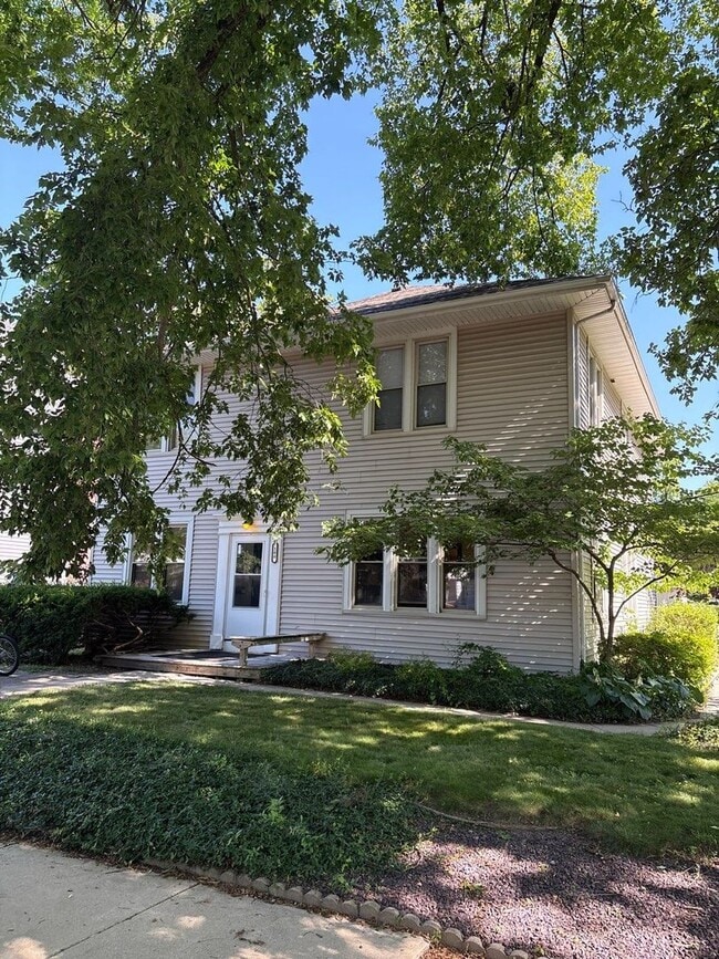 Building Photo - 100 Sylvia St Unit 100S#04