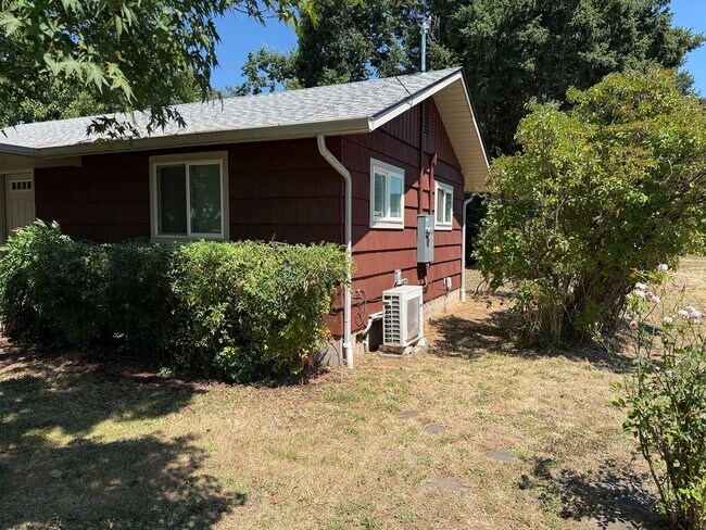 Photo - Updated 2-bedroom duplex in Thurston!