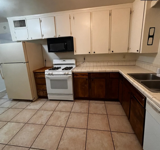 Photo - 1429 E Williams St