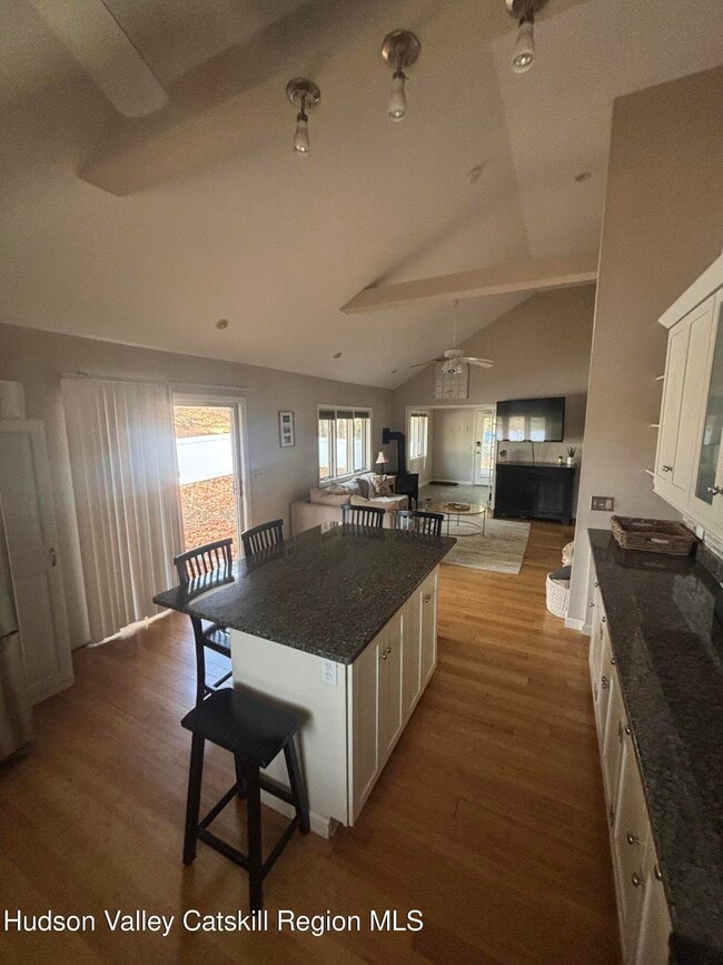 Photo - 419 SW Colony Rd