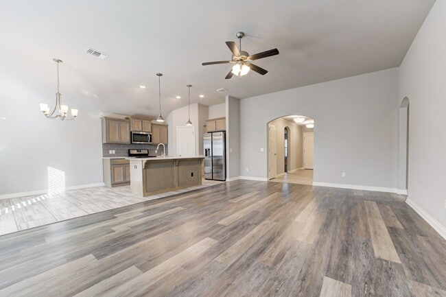 Photo - 806 Barbaroot Dr