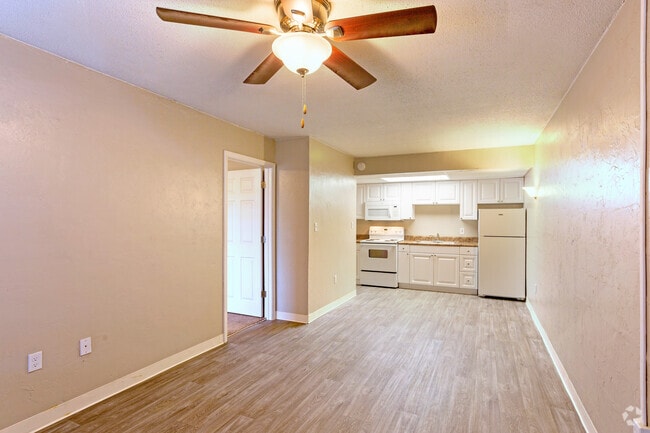 Suite 208, Living Room - Lodge2765