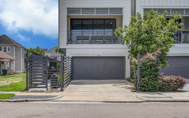 Photo - 1512 Stuart St