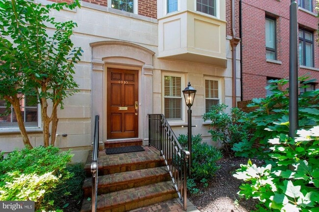 Photo - 4910 Montgomery Ln Townhome