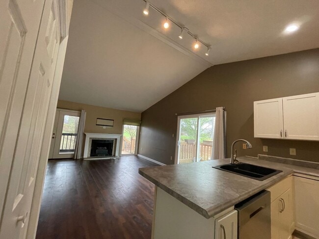 The Pointe Condo 2 Bed 2 Bath Water Edge C... - The Pointe Condo 2 Bed 2 Bath Water Edge C...