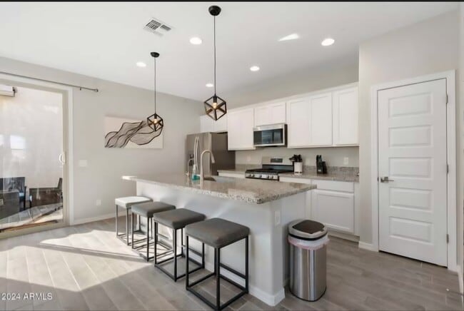 14249 W Buckskin Trl