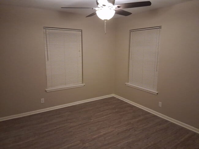 Photo - 4606 Begonia St