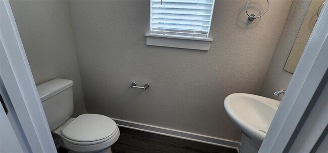 Photo - 2200 Delano Dr