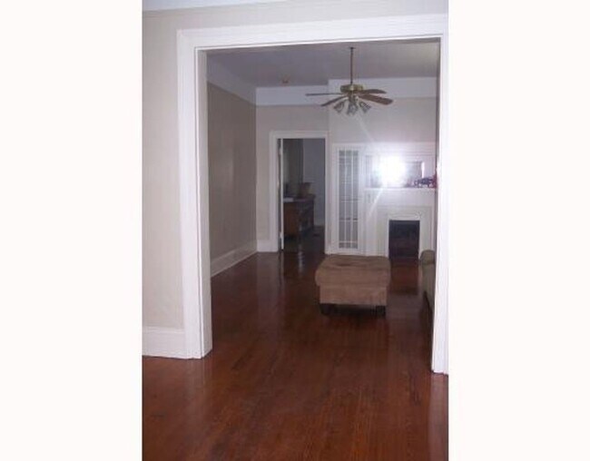 Photo - STRAIGHT 2216-2218 Broadway St. Unidad 2