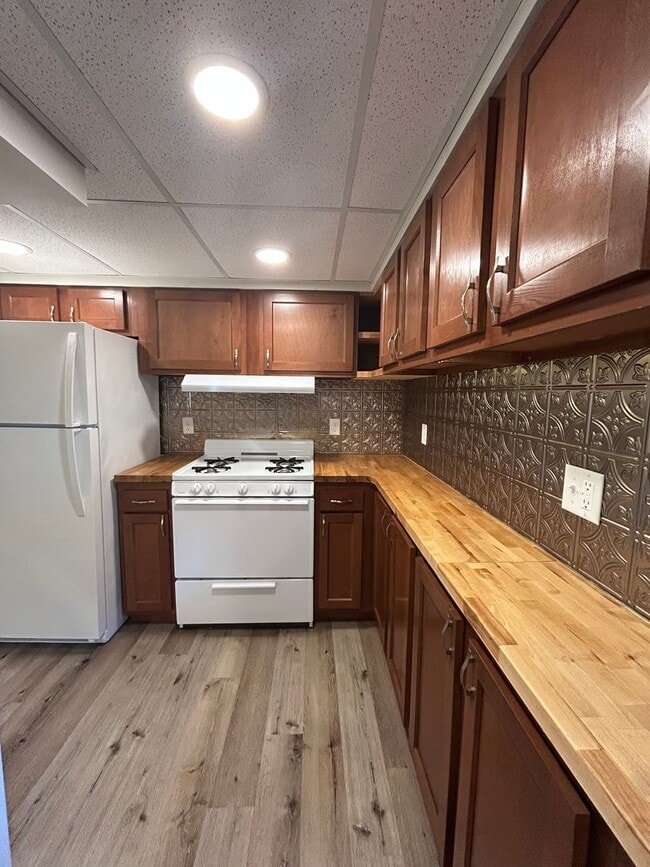 Photo - Endure Group Rentals (4124 Davenport St.) Unit #2