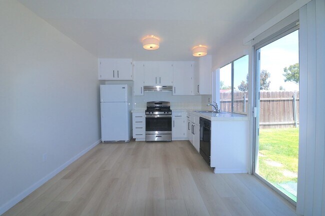 Photo - Come check out this 2/2 house in Mira Mesa...