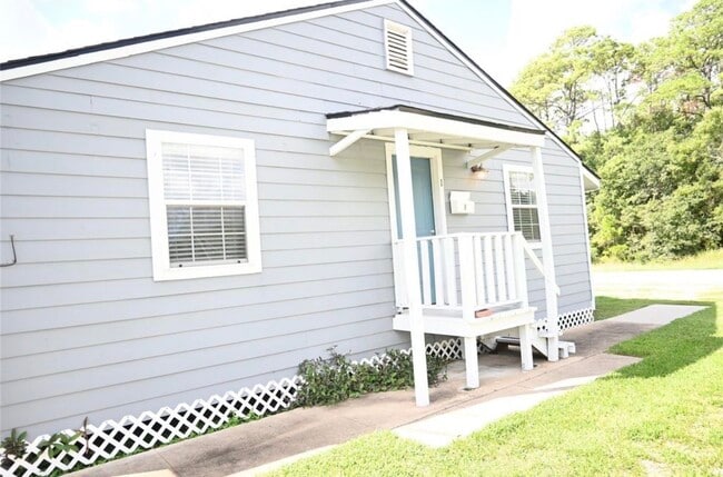 Building Photo - 2322 Central St Unit 4