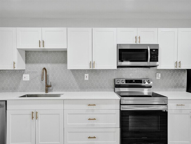 Photo - 932 Mandarin Isle Unit 1