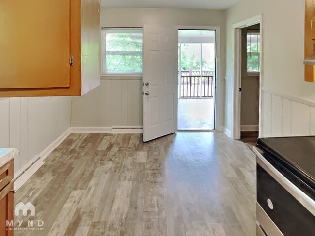 Photo - 5201 Pinebrook Dr