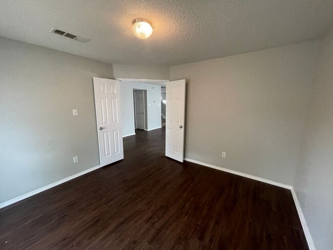 Photo - Beautiful 4 bedroom 3 bath home!