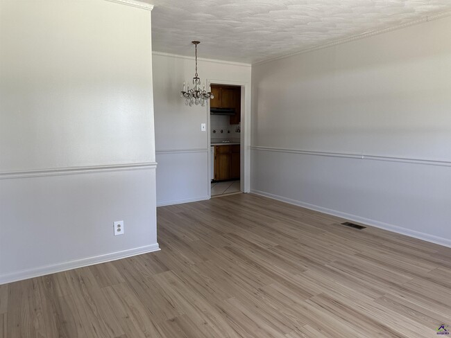 Photo - 1218 Creekwood Dr