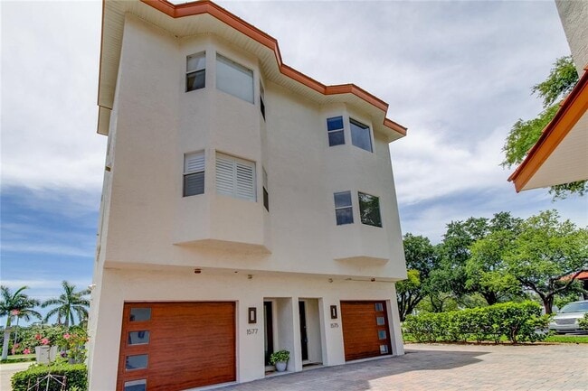Building Photo - 1575 Pinellas Bayway S Rental