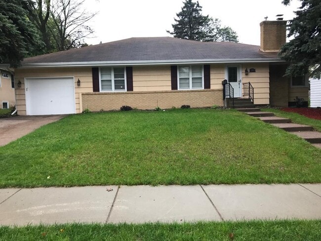 Building Photo - 1764 Montreal Ave