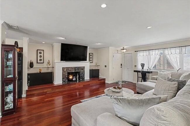 114 E 41st St Unit 5