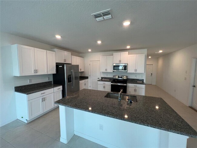 Photo - 9825 Branching Ship Trce