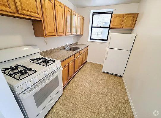 Building Photo - 2 bedroom in BRONX NY 10456 Unit 4L Rental