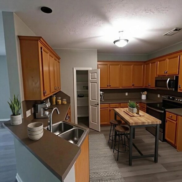 Photo - 211 Oaks Grande Dr