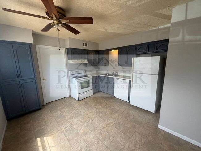 Photo - 300 W Montgomery St